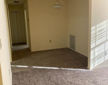 534 Pangborn Boulevard - Photo Thumbnail 3