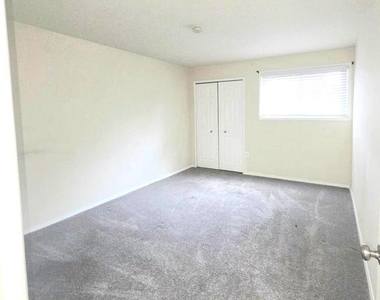 7320 Donnell Place - Photo Thumbnail 9