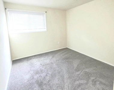 7320 Donnell Place - Photo Thumbnail 8