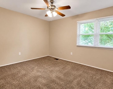 4409 Bishopmill Drive - Photo Thumbnail 16