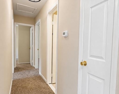 4409 Bishopmill Drive - Photo Thumbnail 10