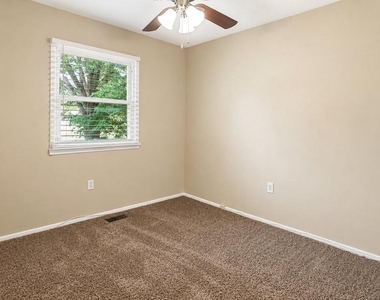 4409 Bishopmill Drive - Photo Thumbnail 14