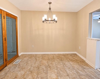 4409 Bishopmill Drive - Photo Thumbnail 3