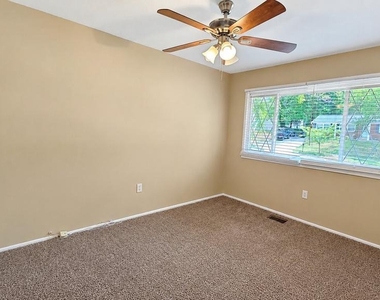 4409 Bishopmill Drive - Photo Thumbnail 7