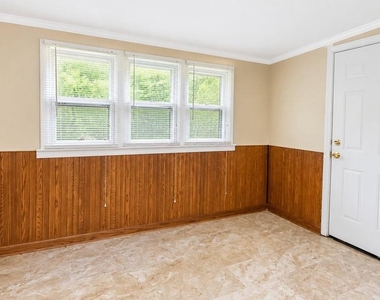 4409 Bishopmill Drive - Photo Thumbnail 5