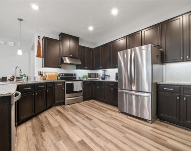13921 Abraham Lincoln St - Photo Thumbnail 13