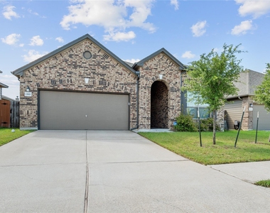 13921 Abraham Lincoln St - Photo Thumbnail 2