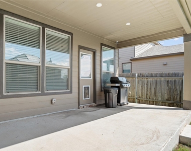 13921 Abraham Lincoln St - Photo Thumbnail 7
