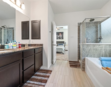 13921 Abraham Lincoln St - Photo Thumbnail 28