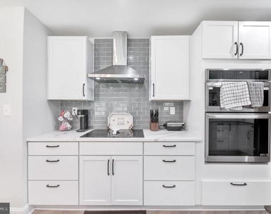 8812 Churchfield Lane - Photo Thumbnail 3