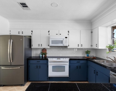 301 Retha Dr - Photo Thumbnail 8