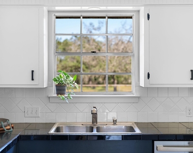 301 Retha Dr - Photo Thumbnail 9