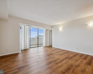 4601 N Park Avenue - Photo Thumbnail 7