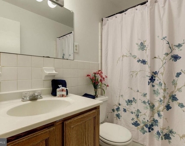 10667 Montrose Avenue - Photo Thumbnail 18