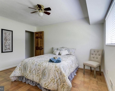 10667 Montrose Avenue - Photo Thumbnail 14