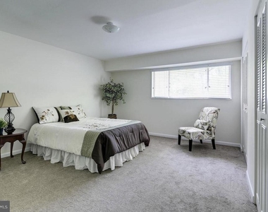 10667 Montrose Avenue - Photo Thumbnail 19