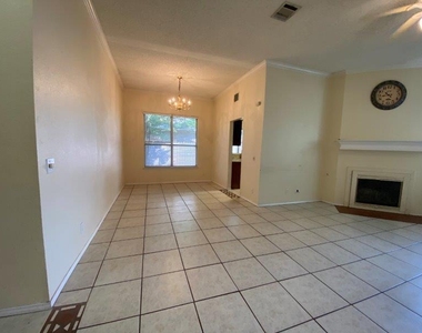 1903 Balsam Way - Photo Thumbnail 4