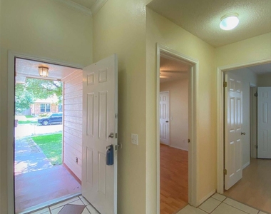 1903 Balsam Way - Photo Thumbnail 16