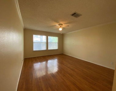 1903 Balsam Way - Photo Thumbnail 7