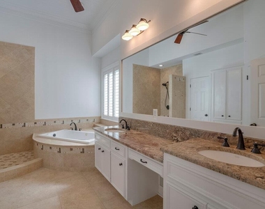 10200 Treasure Island Dr - Photo Thumbnail 16