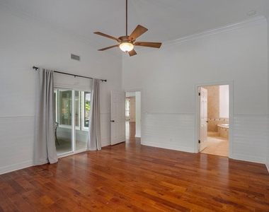 10200 Treasure Island Dr - Photo Thumbnail 15