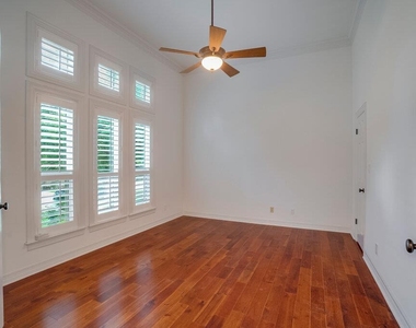 10200 Treasure Island Dr - Photo Thumbnail 7