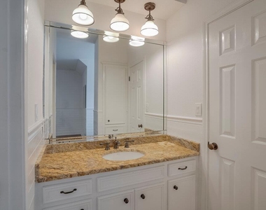 10200 Treasure Island Dr - Photo Thumbnail 6