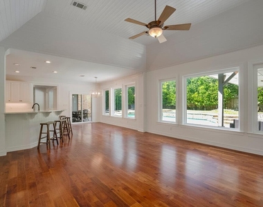 10200 Treasure Island Dr - Photo Thumbnail 13