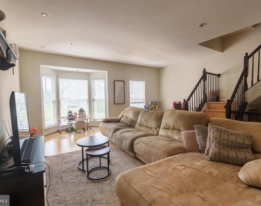 8329 Wades Way - Photo Thumbnail 5