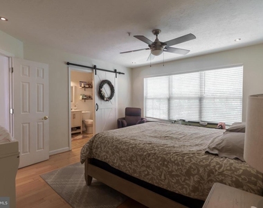 8329 Wades Way - Photo Thumbnail 11