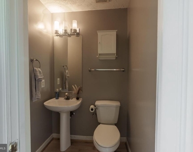 8329 Wades Way - Photo Thumbnail 3