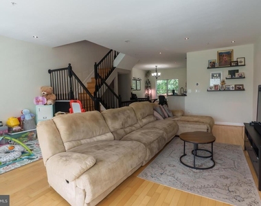 8329 Wades Way - Photo Thumbnail 6