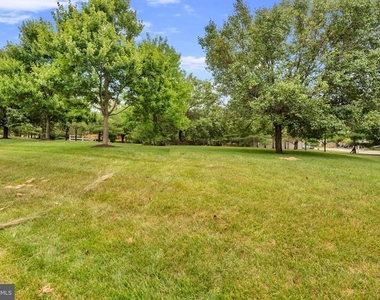 7920 Brightlight Place - Photo Thumbnail 33