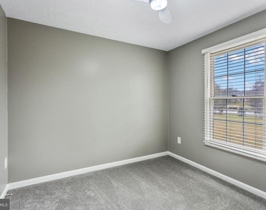 7920 Brightlight Place - Photo Thumbnail 15