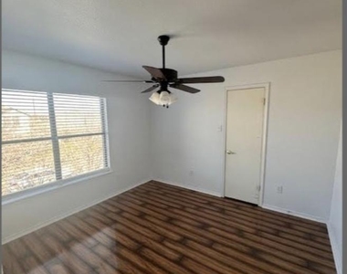 7605 Marble Crest Dr - Photo Thumbnail 8