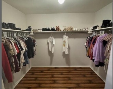 7605 Marble Crest Dr - Photo Thumbnail 9