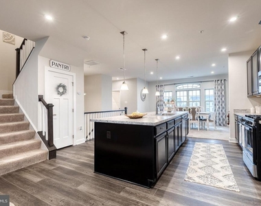 10141 Fauberg Street - Photo Thumbnail 12