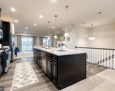 10141 Fauberg Street - Photo Thumbnail 7