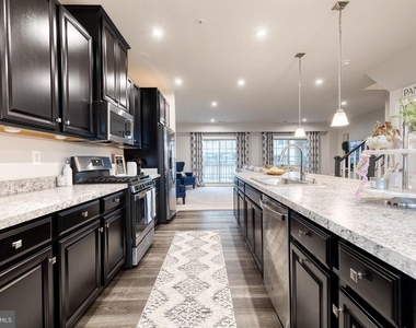 10141 Fauberg Street - Photo Thumbnail 8