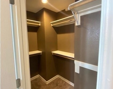 13323 Villa Park Dr - Photo Thumbnail 11