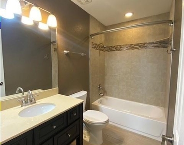 13323 Villa Park Dr - Photo Thumbnail 16