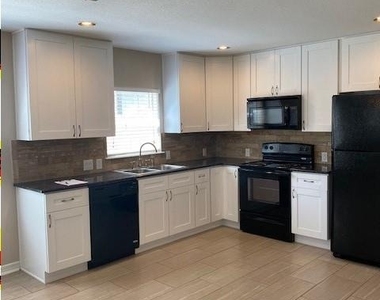 13323 Villa Park Dr - Photo Thumbnail 4