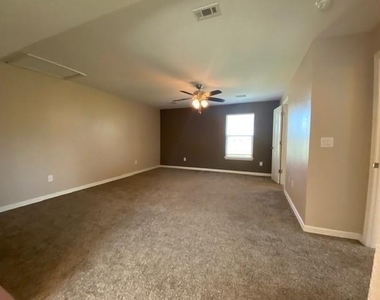 13323 Villa Park Dr - Photo Thumbnail 7