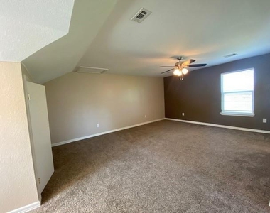 13323 Villa Park Dr - Photo Thumbnail 5