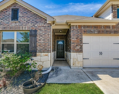 11817 Comedero Way - Photo Thumbnail 2