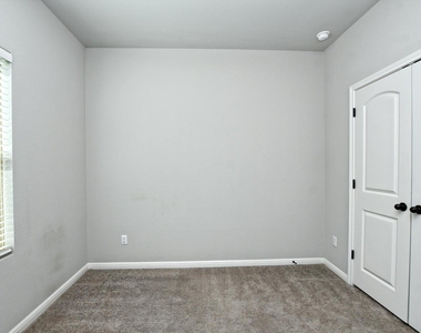 11817 Comedero Way - Photo Thumbnail 25