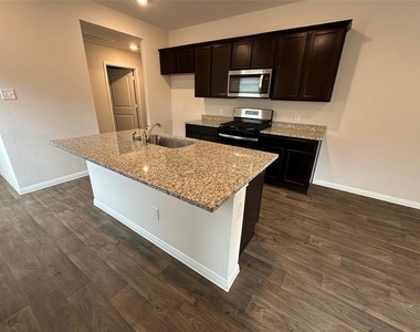563 Evergreen Sumac Loop - Photo Thumbnail 7