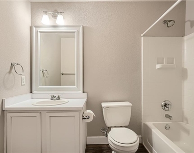 612 Copper Ct - Photo Thumbnail 20
