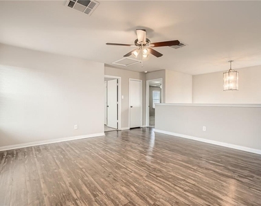 612 Copper Ct - Photo Thumbnail 12
