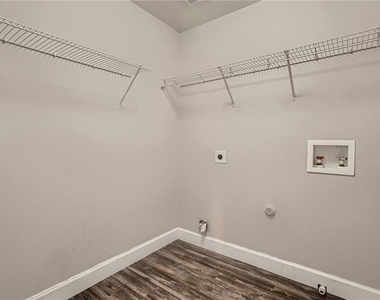 612 Copper Ct - Photo Thumbnail 21
